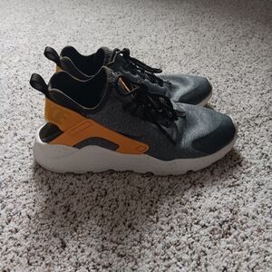 Nike Womens Air Huarache Athletic Shoes Run Ultra Se Gray Yellow 8